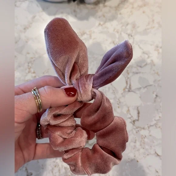 Free people, 2 Pink and Gray Scrunchie Set - Picture 2 of 10